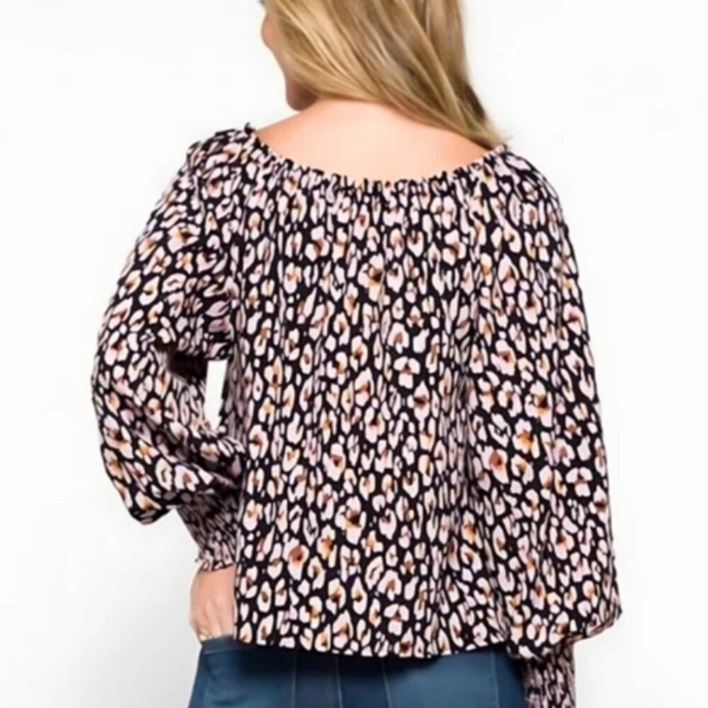 Like New Sanctuary Long Sleeve Sunshine Top in Black/Animal Dot Size Small